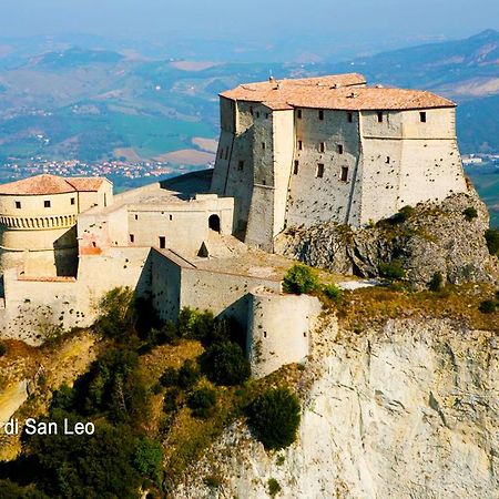 Camera Con Vista Фоссомброне Экстерьер фото